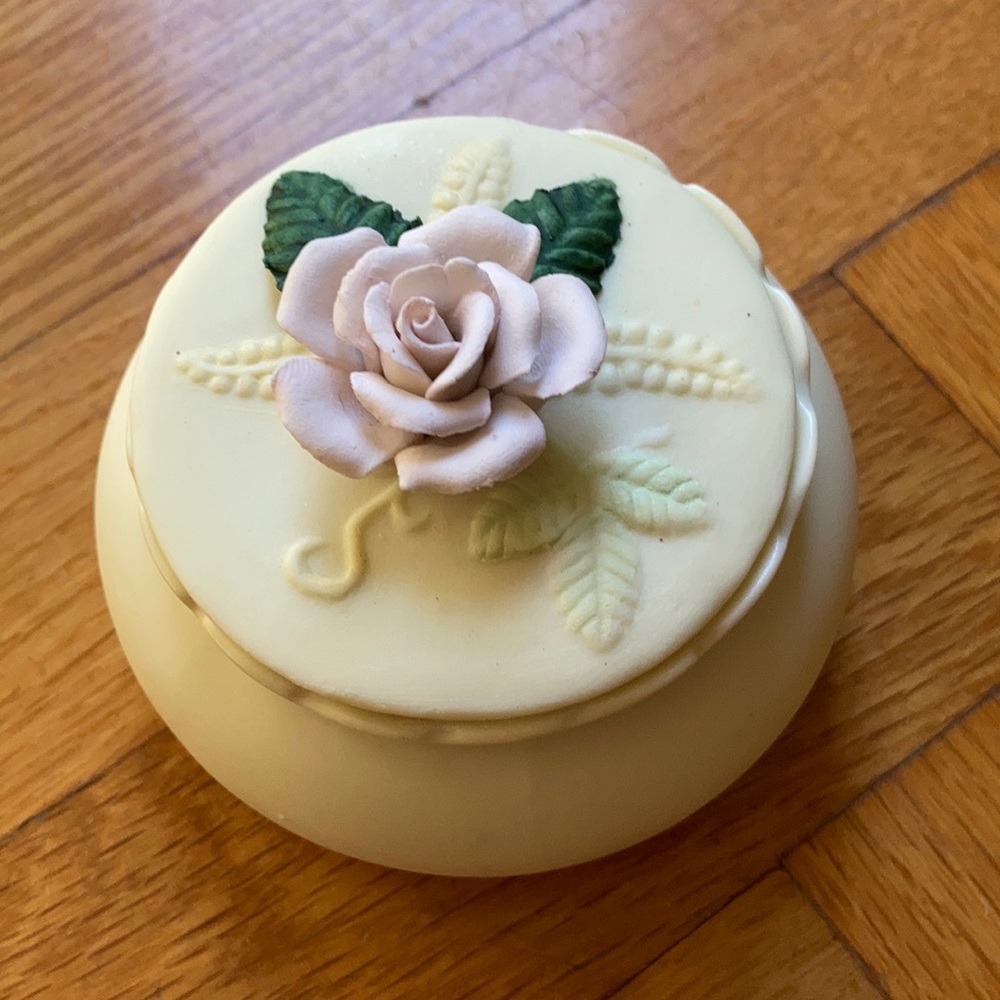 Lovely porcelain mini jewelry box
